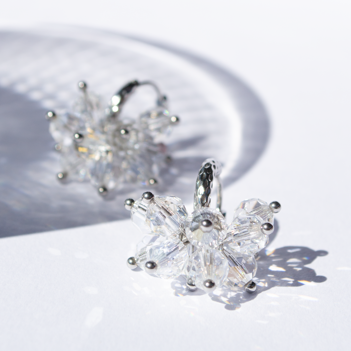 Crystal Pom Pom- white, teräs