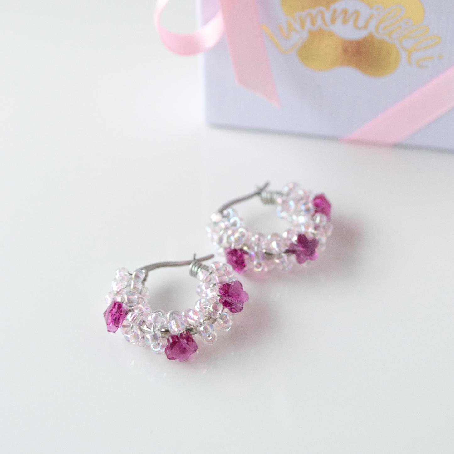 Crystal Daisy Hoops- fuksia, kulta/teräs